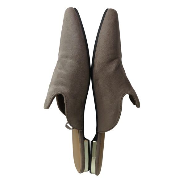 Bamboo Cynic Beige Tan Faux Suede Closed Toed Flats Mules Size 8 - Picture 3 of 8